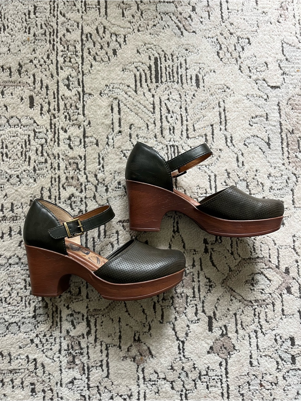 Born b.o.c. Gia Mary Jane Clogs Vegan Leather Dark Green Size 8